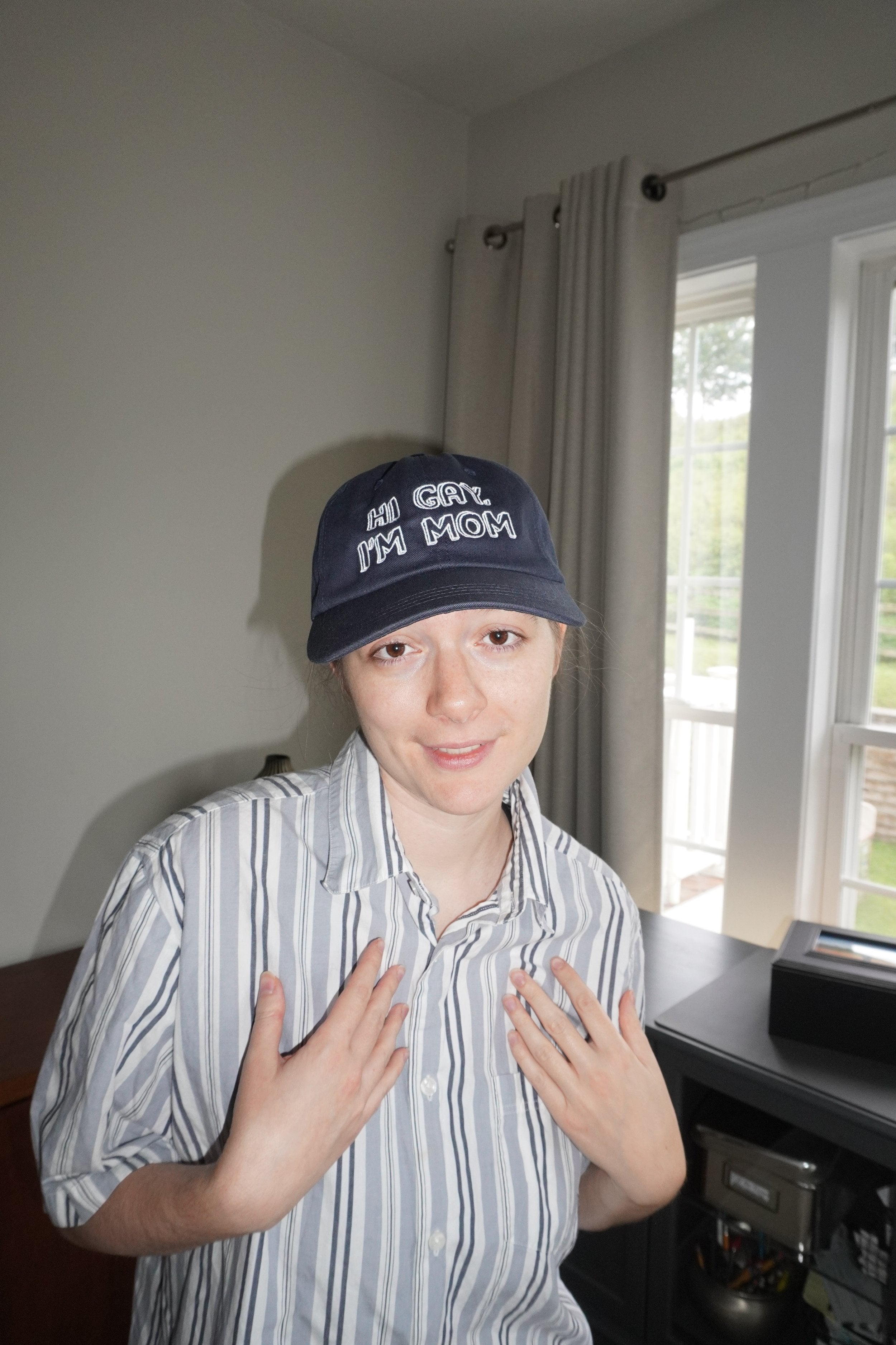 HI GAY, I'M MOM