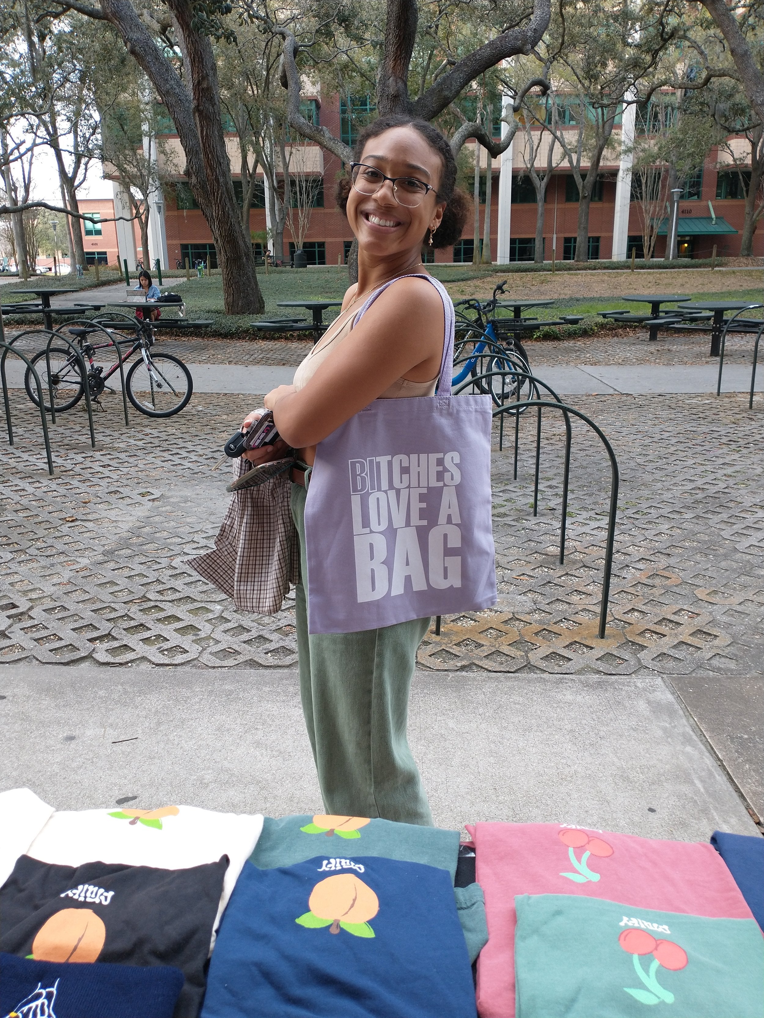 (BI) BITCHES LOVE A BAG LAVENDER